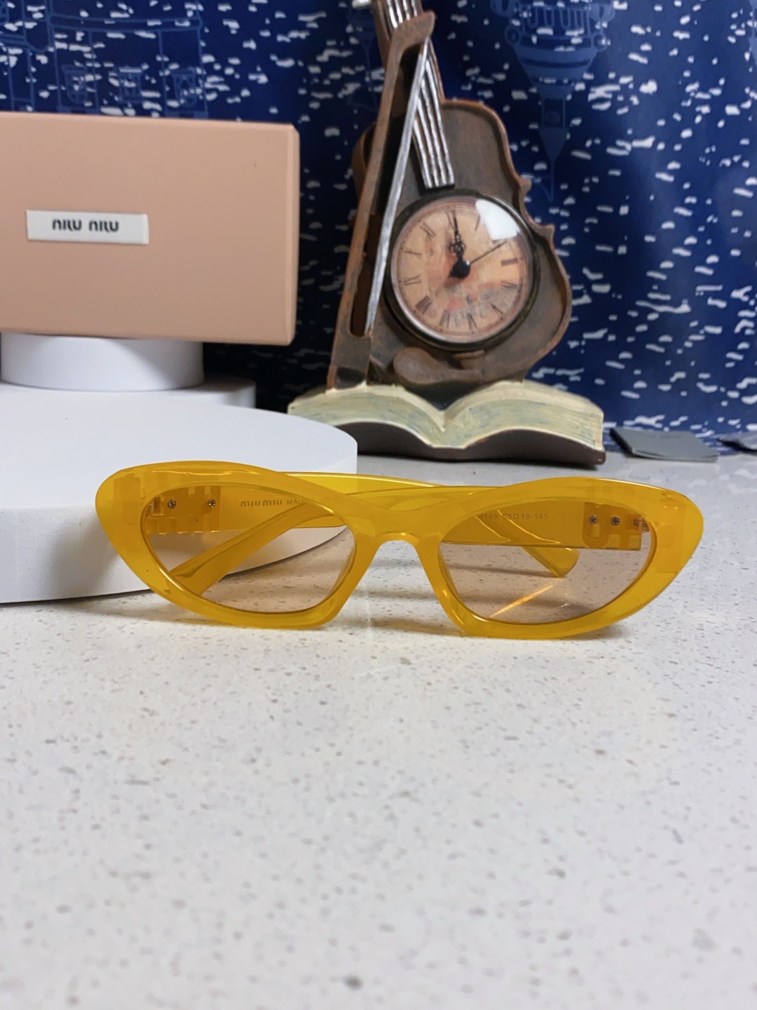 MiuMiu缪缪猫眼墨镜🕶️甜酷摩登女孩看过来真的被拿捏了!十分甜美减龄的一款墨镜，把少女的心狠狠抓住，