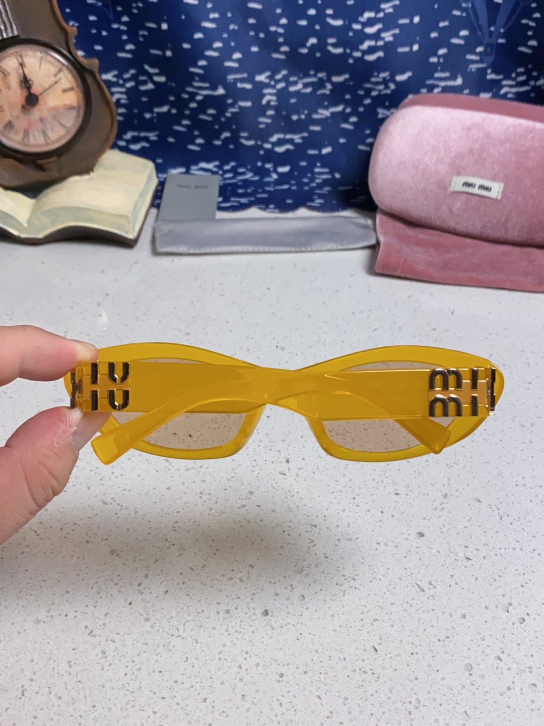 MiuMiu缪缪猫眼墨镜🕶️甜酷摩登女孩看过来真的被拿捏了!十分甜美减龄的一款墨镜，把少女的心狠狠抓住，