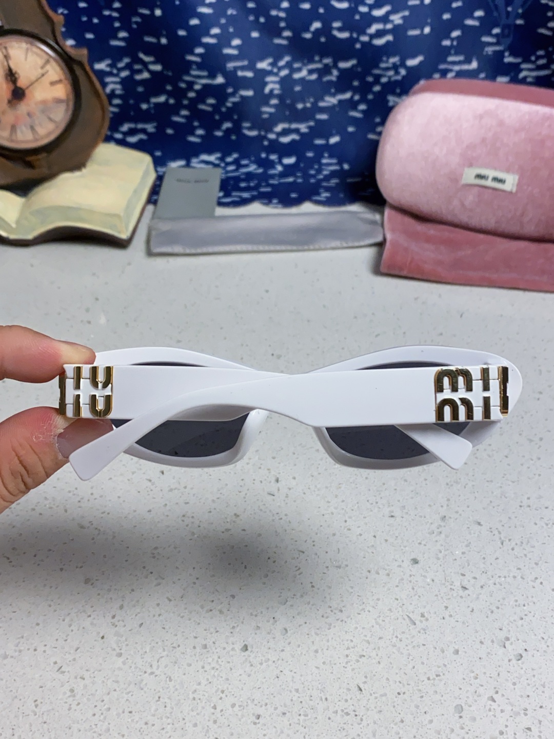 MiuMiu缪缪猫眼墨镜🕶️甜酷摩登女孩看过来真的被拿捏了!十分甜美减龄的一款墨镜，把少女的心狠狠抓住，