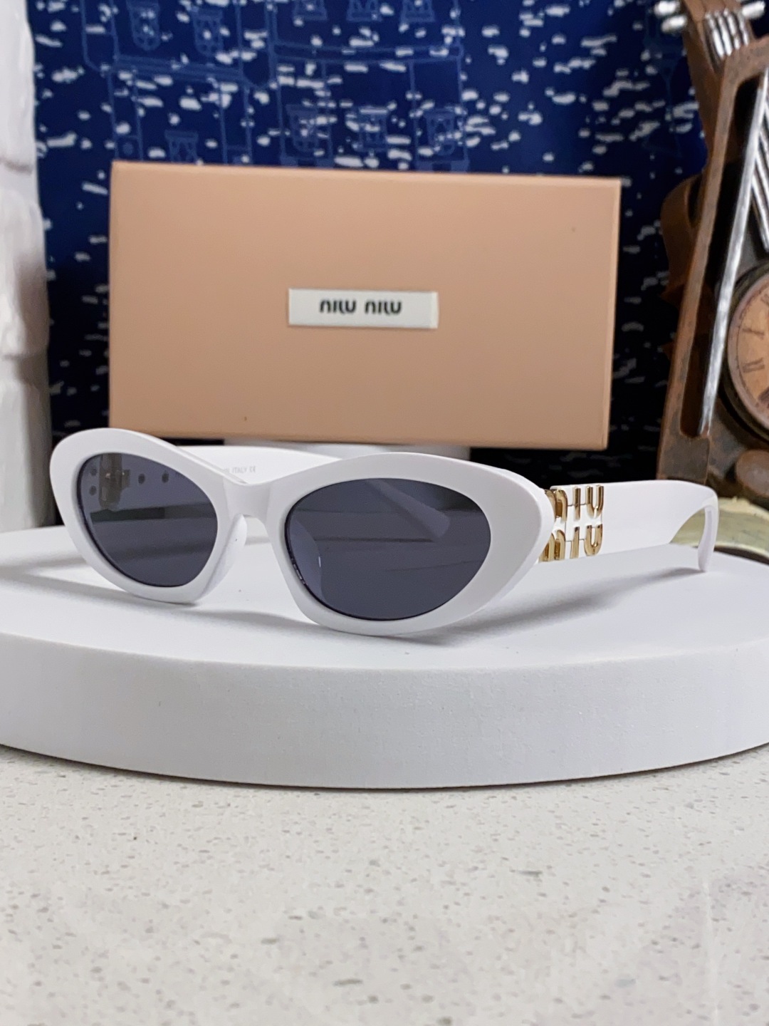 MiuMiu缪缪猫眼墨镜🕶️甜酷摩登女孩看过来真的被拿捏了!十分甜美减龄的一款墨镜，把少女的心狠狠抓住，