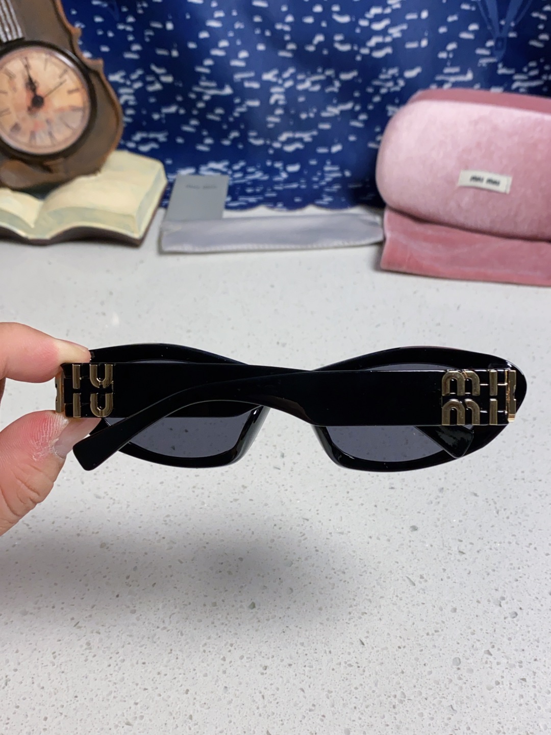 MiuMiu缪缪猫眼墨镜🕶️甜酷摩登女孩看过来真的被拿捏了!十分甜美减龄的一款墨镜，把少女的心狠狠抓住，