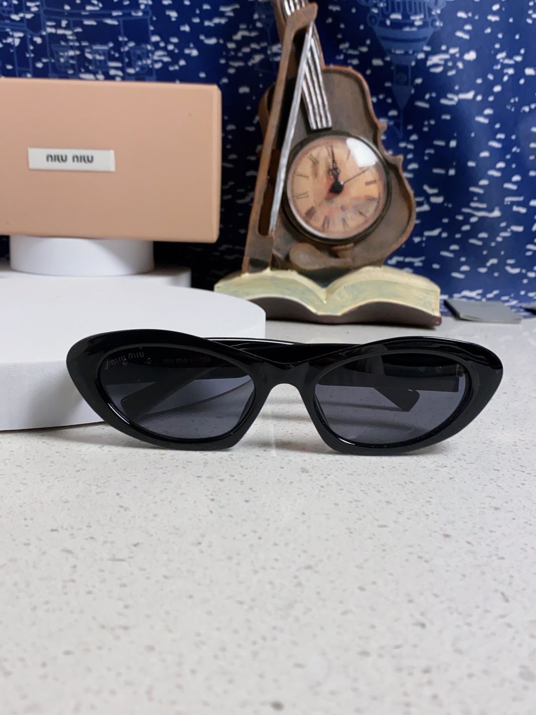 MiuMiu缪缪猫眼墨镜🕶️甜酷摩登女孩看过来真的被拿捏了!十分甜美减龄的一款墨镜，把少女的心狠狠抓住，