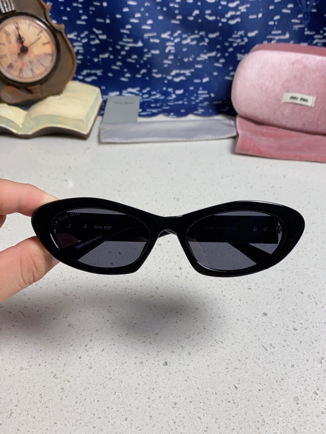 MiuMiu缪缪猫眼墨镜🕶️甜酷摩登女孩看过来真的被拿捏了!十分甜美减龄的一款墨镜，把少女的心狠狠抓住，