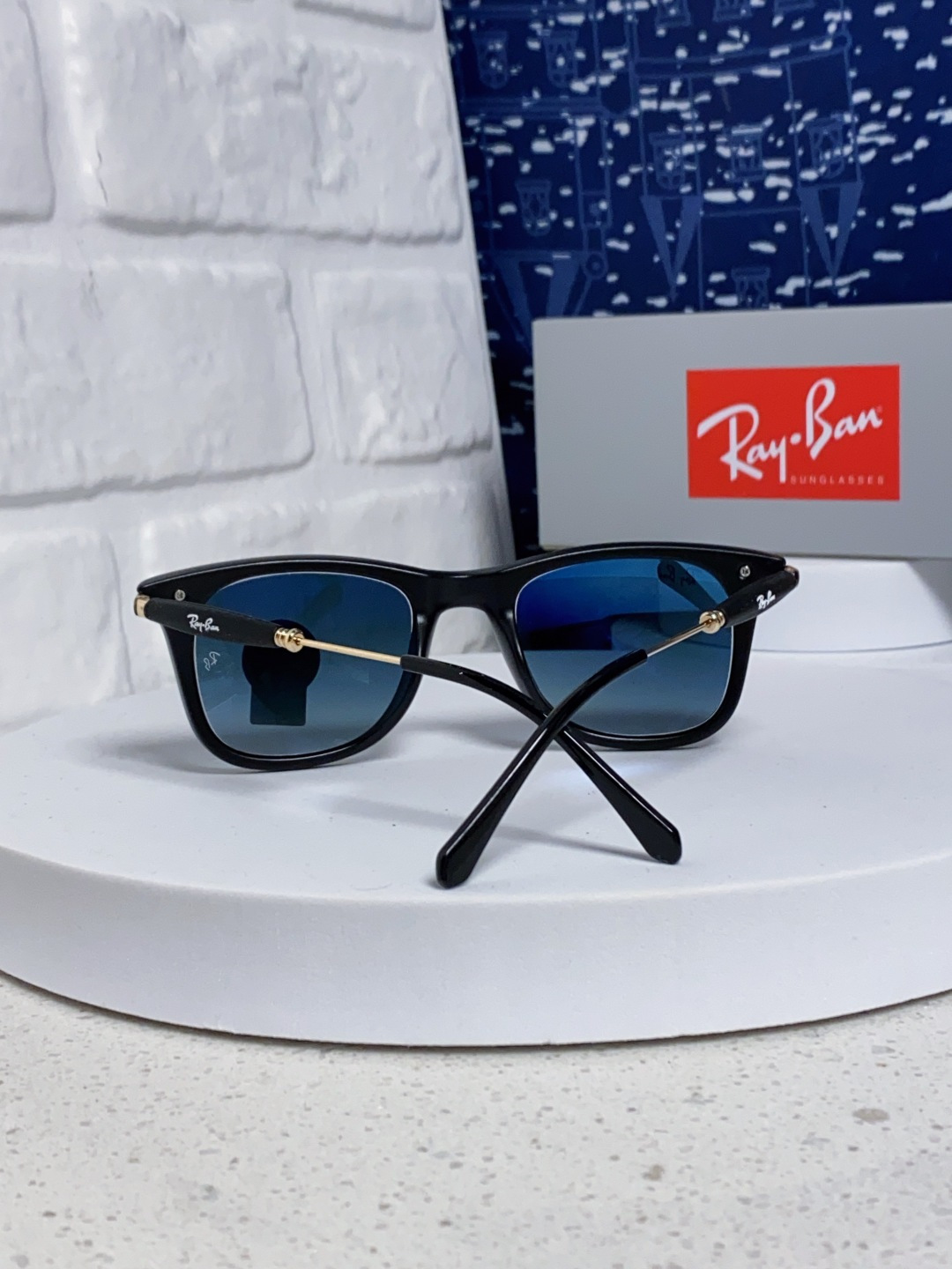 RayBan雷朋 方框玻璃镜片墨镜 旅行者系列方框太阳镜镜 高质量板材镜框电镀金属镜腿 方框高颜值设计男