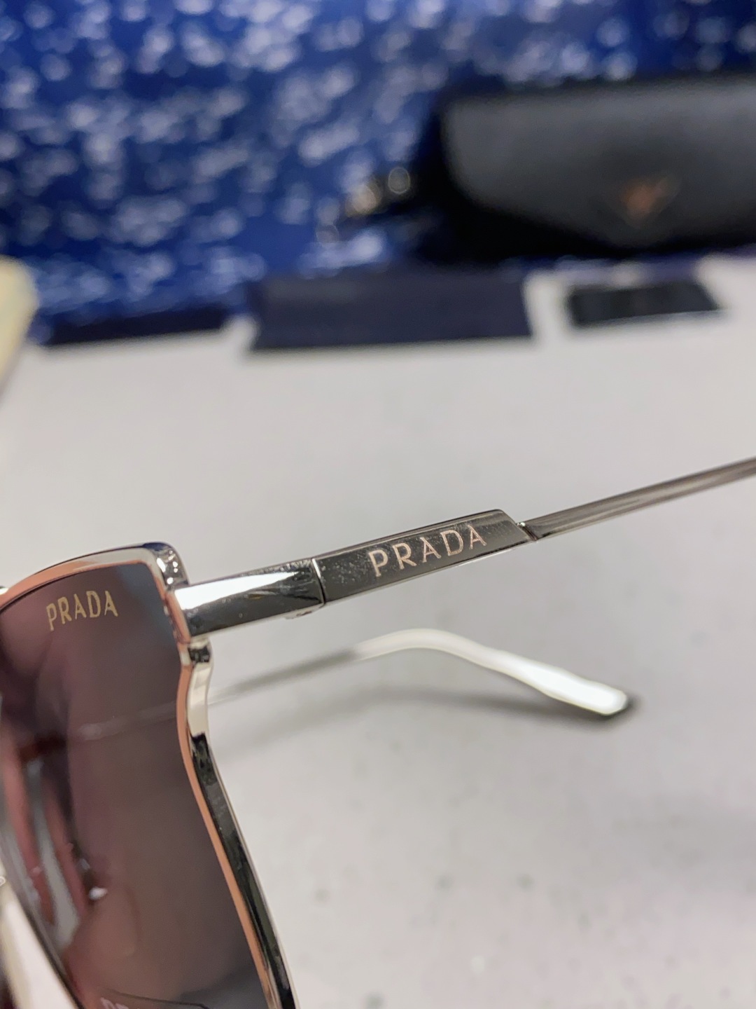 Prada普拉达 2025新款飞行员眼镜偏光太阳镜钓鱼出游驾驶墨镜男士开车专用 男女通用