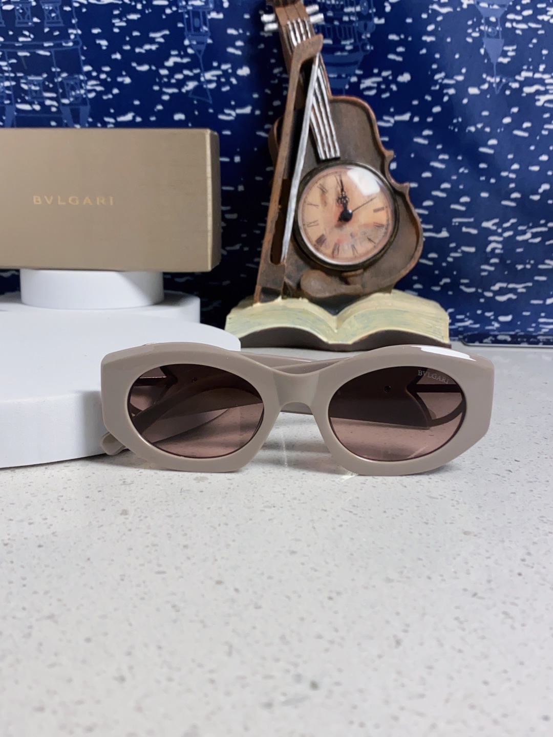 Bvlgari宝格丽 2025年新款欧美摩登时尚猫眼太阳镜个性弯弓花纹朋克风 防紫外线墨镜