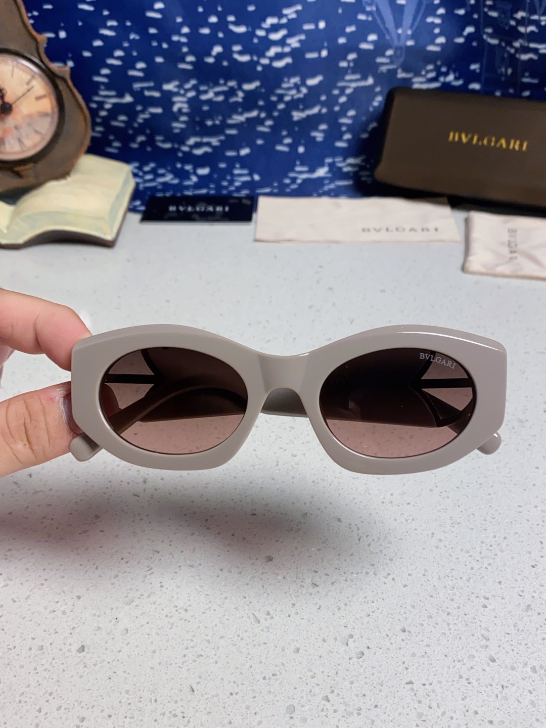 Bvlgari宝格丽 2025年新款欧美摩登时尚猫眼太阳镜个性弯弓花纹朋克风 防紫外线墨镜