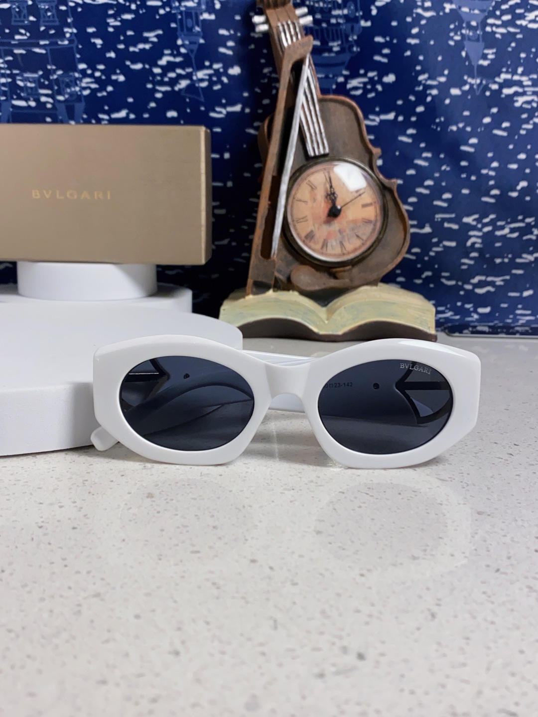 Bvlgari宝格丽 2025年新款欧美摩登时尚猫眼太阳镜个性弯弓花纹朋克风 防紫外线墨镜
