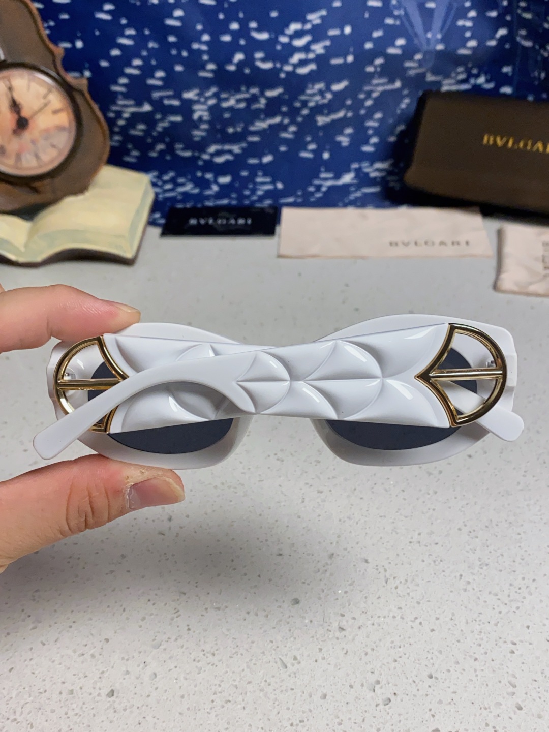Bvlgari宝格丽 2025年新款欧美摩登时尚猫眼太阳镜个性弯弓花纹朋克风 防紫外线墨镜