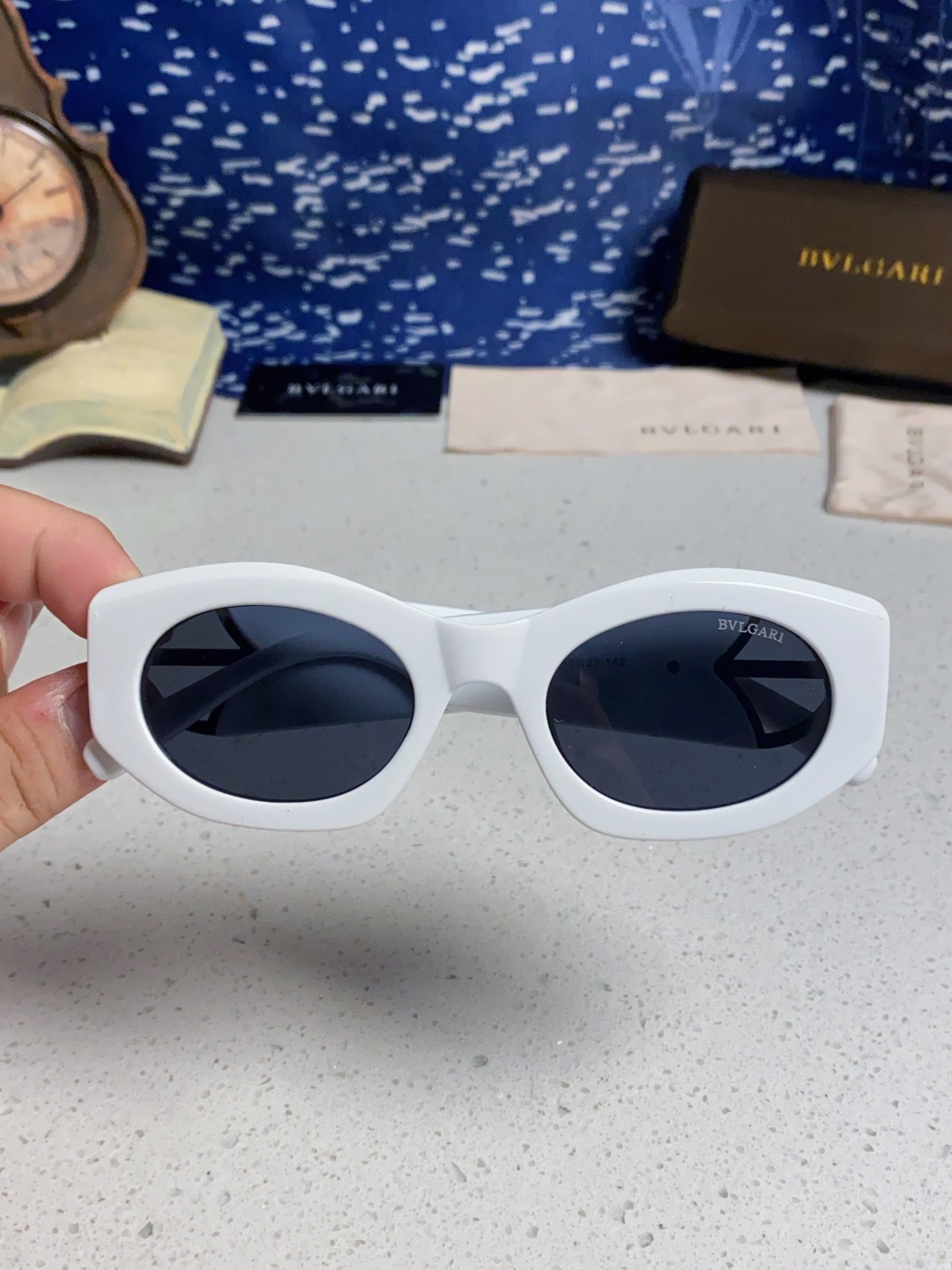 Bvlgari宝格丽 2025年新款欧美摩登时尚猫眼太阳镜个性弯弓花纹朋克风 防紫外线墨镜