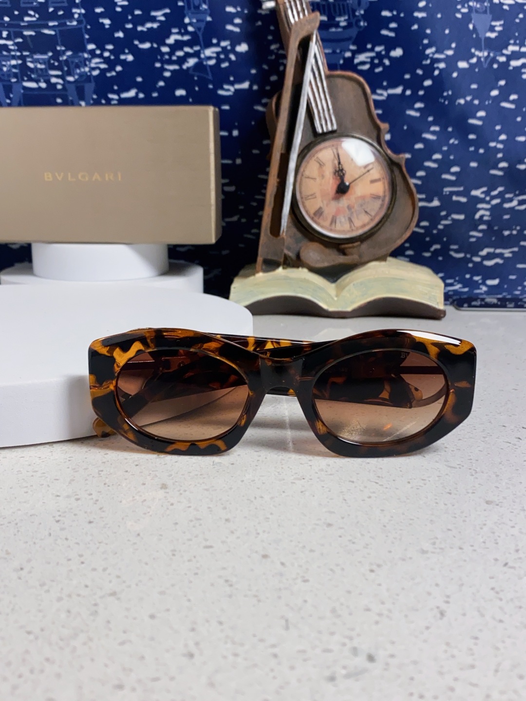 Bvlgari宝格丽 2025年新款欧美摩登时尚猫眼太阳镜个性弯弓花纹朋克风 防紫外线墨镜