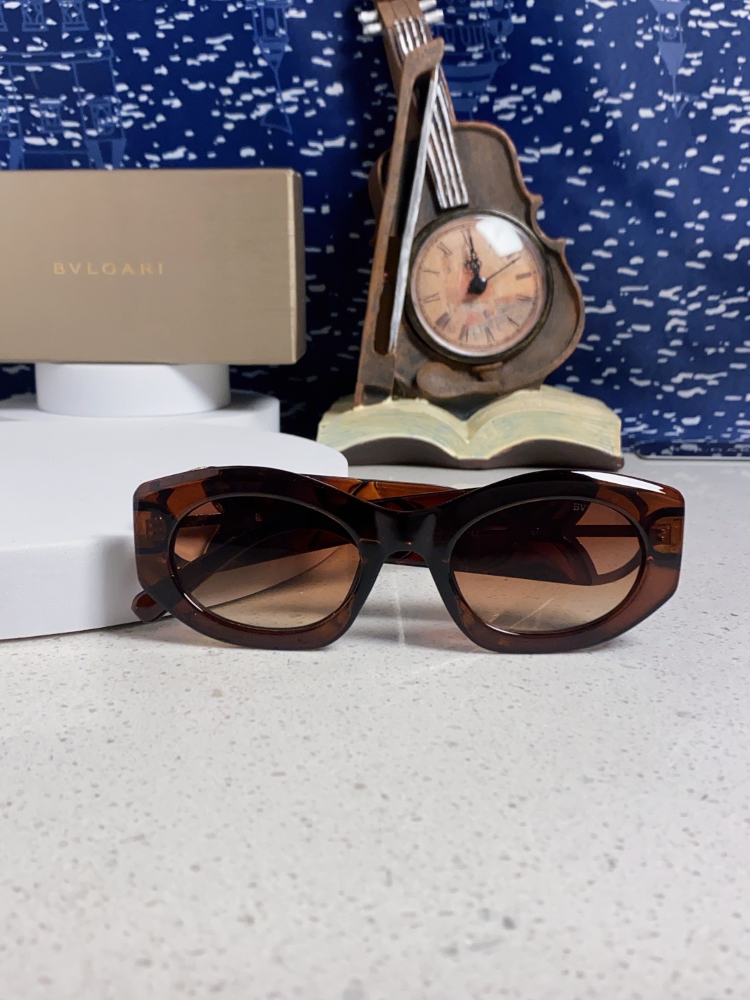 Bvlgari宝格丽 2025年新款欧美摩登时尚猫眼太阳镜个性弯弓花纹朋克风 防紫外线墨镜
