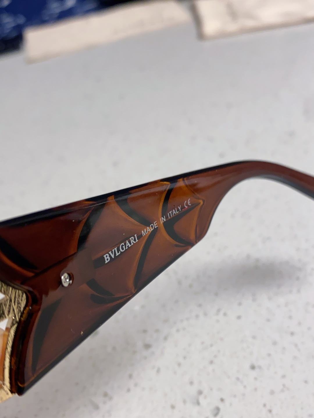 Bvlgari宝格丽 2025年新款欧美摩登时尚猫眼太阳镜个性弯弓花纹朋克风 防紫外线墨镜