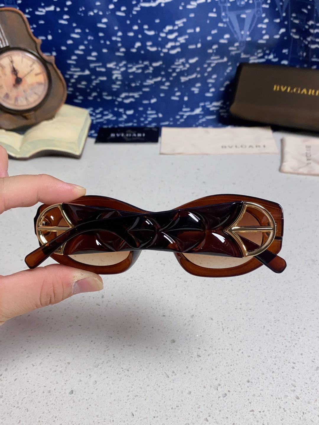 Bvlgari宝格丽 2025年新款欧美摩登时尚猫眼太阳镜个性弯弓花纹朋克风 防紫外线墨镜