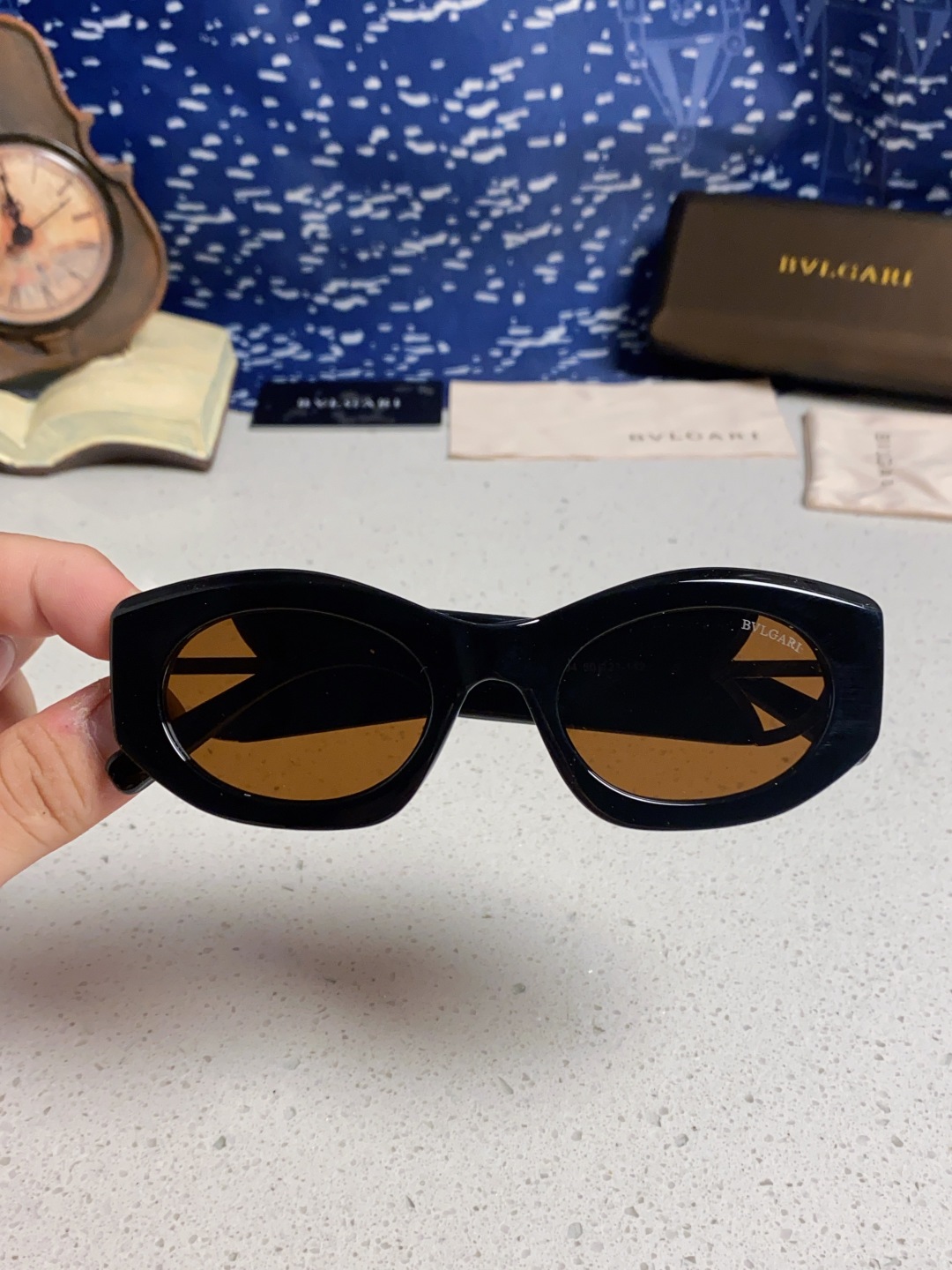 Bvlgari宝格丽 2025年新款欧美摩登时尚猫眼太阳镜个性弯弓花纹朋克风 防紫外线墨镜