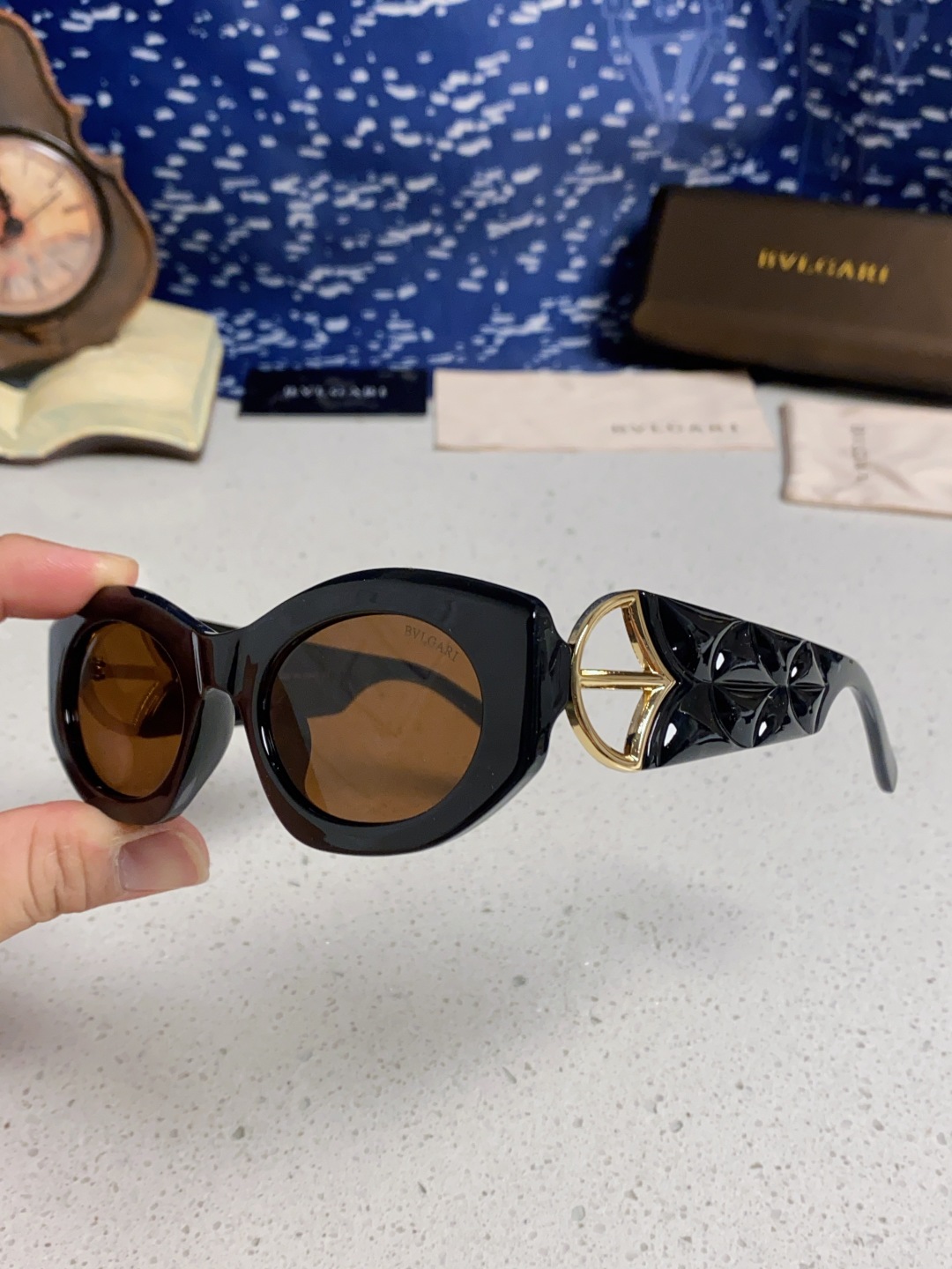 Bvlgari宝格丽 2025年新款欧美摩登时尚猫眼太阳镜个性弯弓花纹朋克风 防紫外线墨镜