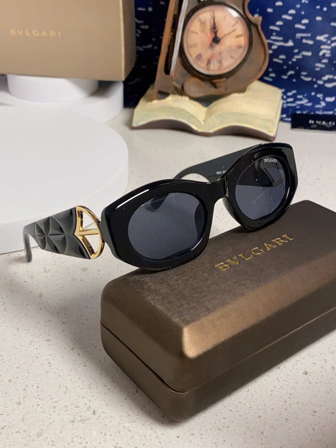 Bvlgari宝格丽 2025年新款欧美摩登时尚猫眼太阳镜个性弯弓花纹朋克风 防紫外线墨镜
