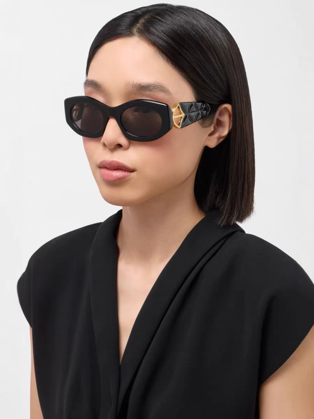 Bvlgari宝格丽 2025年新款欧美摩登时尚猫眼太阳镜个性弯弓花纹朋克风 防紫外线墨镜