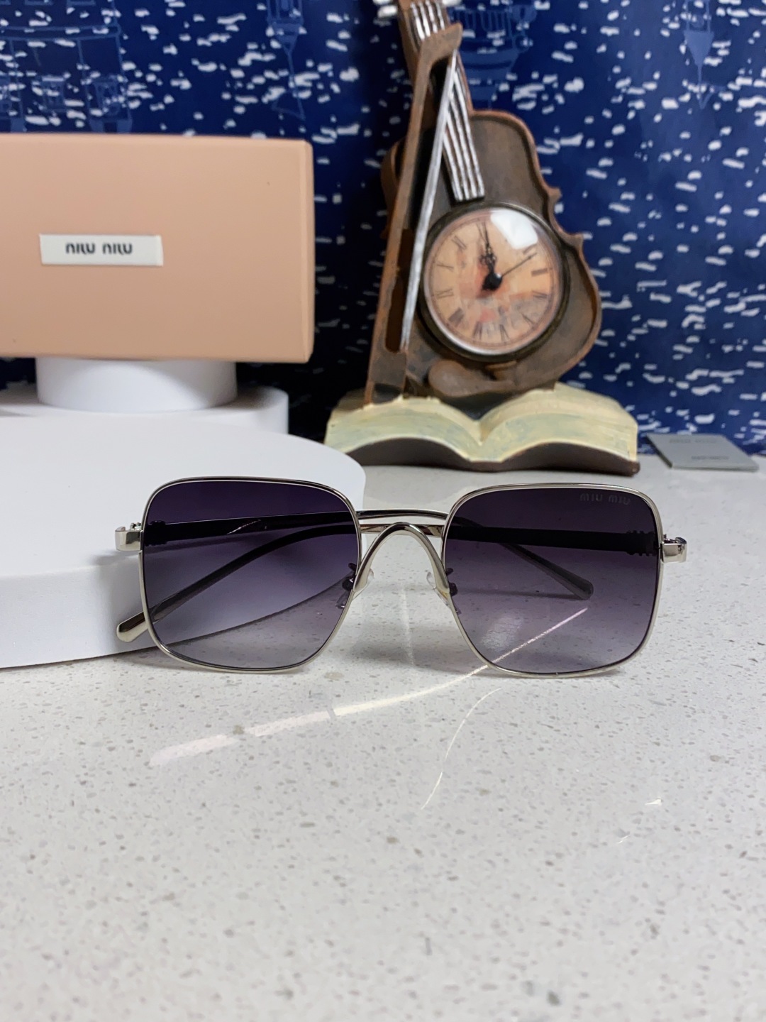 MiuMiu缪缪 2025新款夏季时尚金属方形大框太阳眼镜 素颜显脸小遮阳墨镜男女款