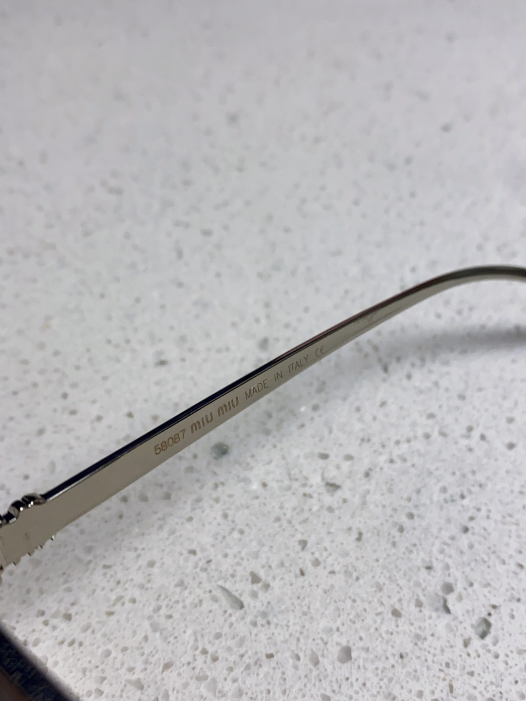 MiuMiu缪缪 2025新款夏季时尚金属方形大框太阳眼镜 素颜显脸小遮阳墨镜男女款