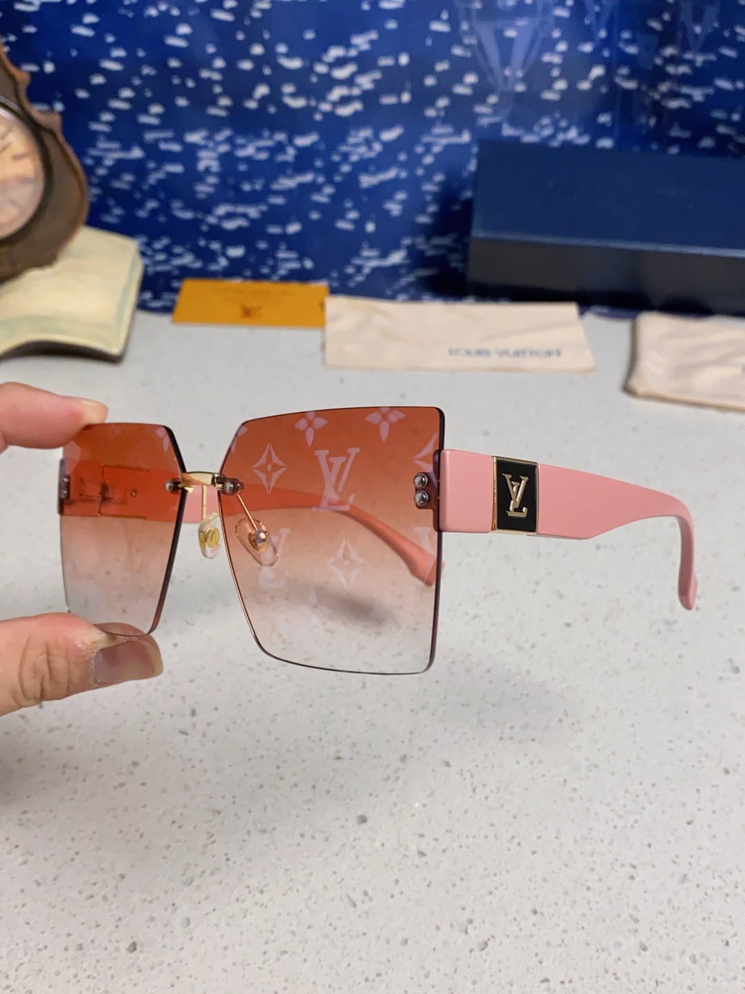 LouisVuittion路易威登 2025新款韩版时尚无框切边大框圆脸墨镜星空边网红防紫外线优雅方形太