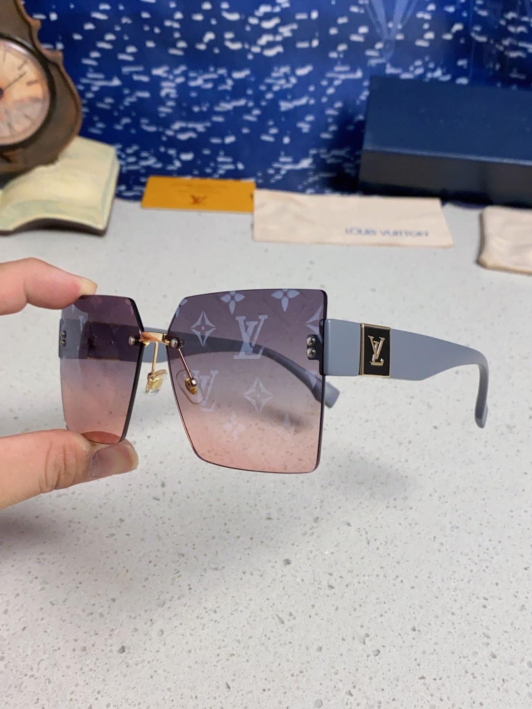 LouisVuittion路易威登 2025新款韩版时尚无框切边大框圆脸墨镜星空边网红防紫外线优雅方形太