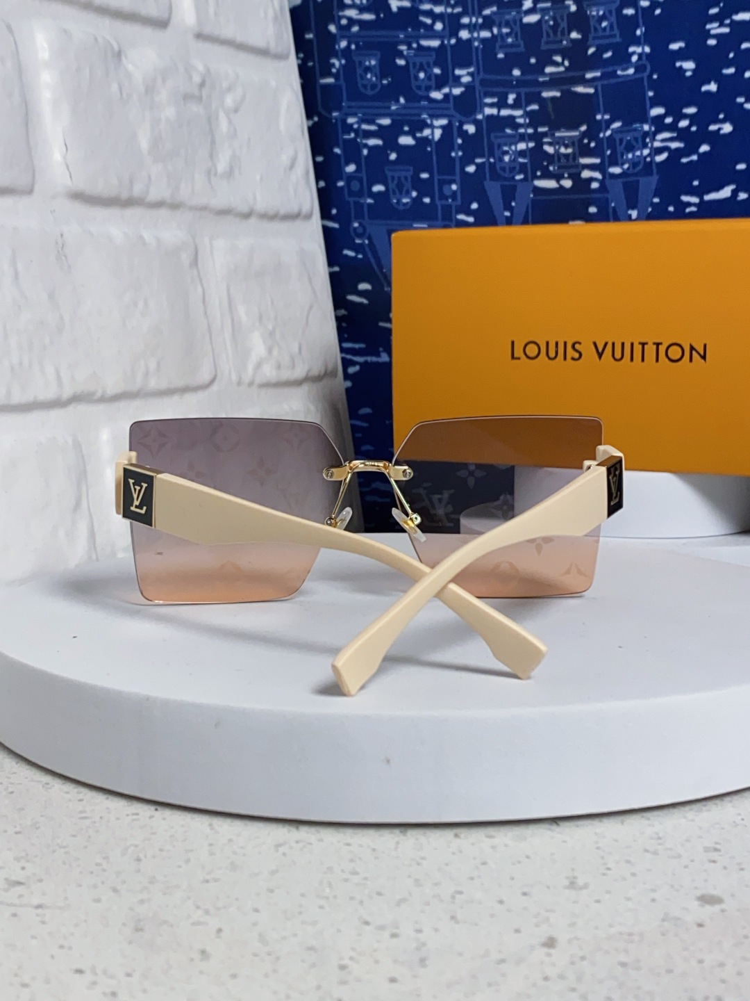 LouisVuittion路易威登 2025新款韩版时尚无框切边大框圆脸墨镜星空边网红防紫外线优雅方形太