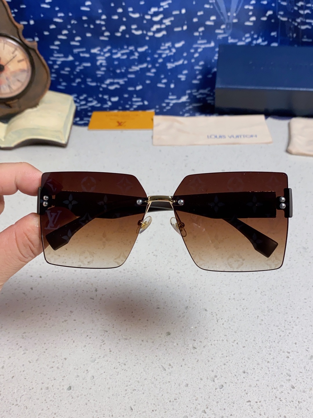 LouisVuittion路易威登 2025新款韩版时尚无框切边大框圆脸墨镜星空边网红防紫外线优雅方形太