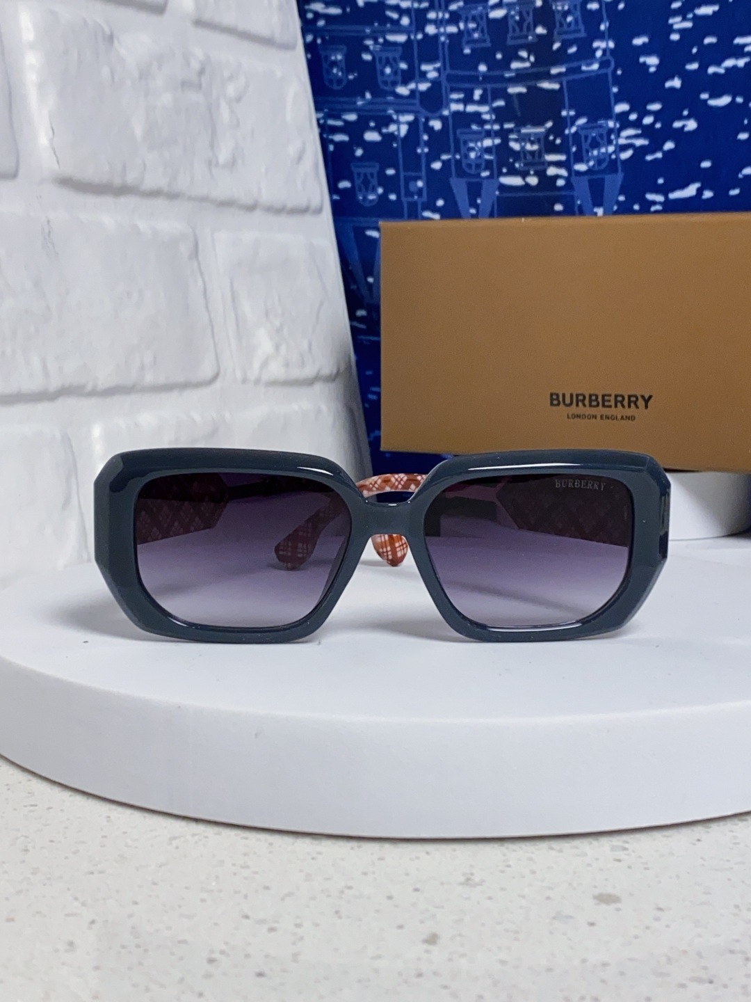 Burberry巴宝莉 2025新款扁框墨镜男款太阳镜潮流百搭遮阳神器防晒眼镜女士眼镜