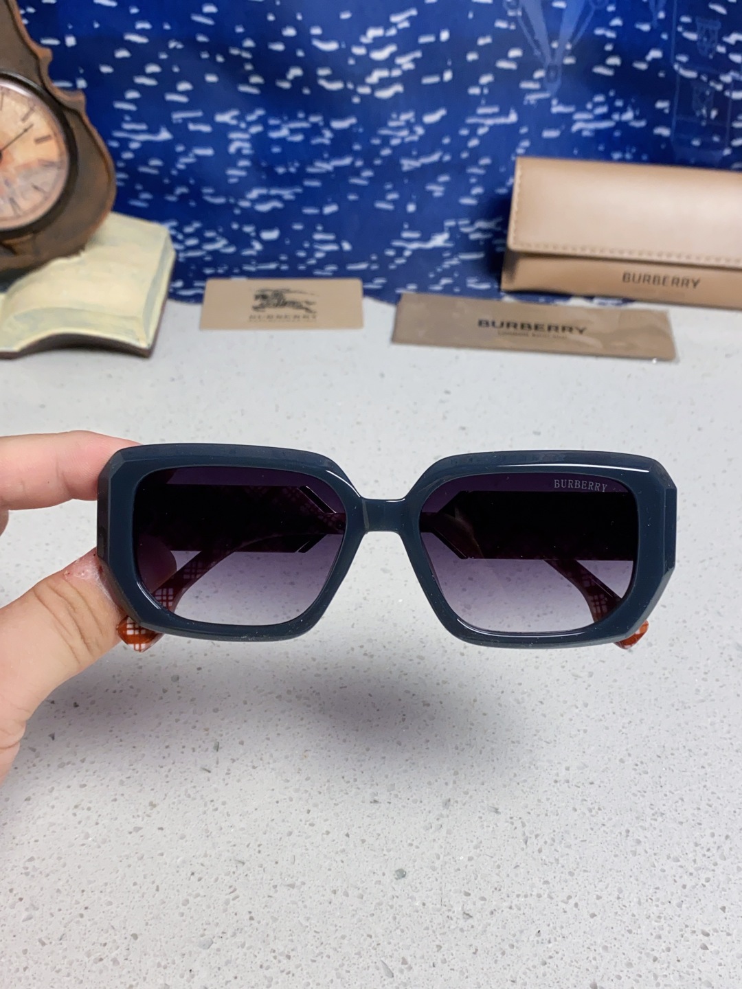 Burberry巴宝莉 2025新款扁框墨镜男款太阳镜潮流百搭遮阳神器防晒眼镜女士眼镜