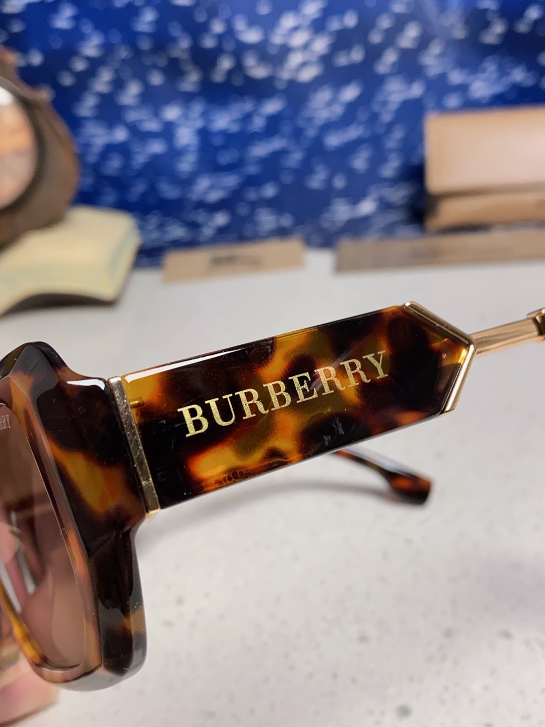 Burberry巴宝莉 2025新款扁框墨镜男款太阳镜潮流百搭遮阳神器防晒眼镜女士眼镜