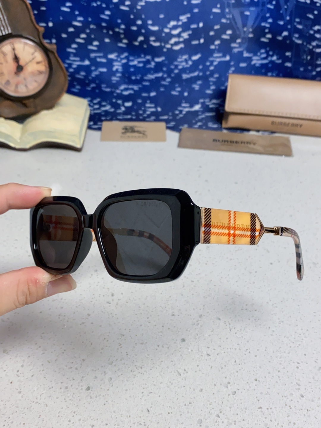 Burberry巴宝莉 2025新款扁框墨镜男款太阳镜潮流百搭遮阳神器防晒眼镜女士眼镜