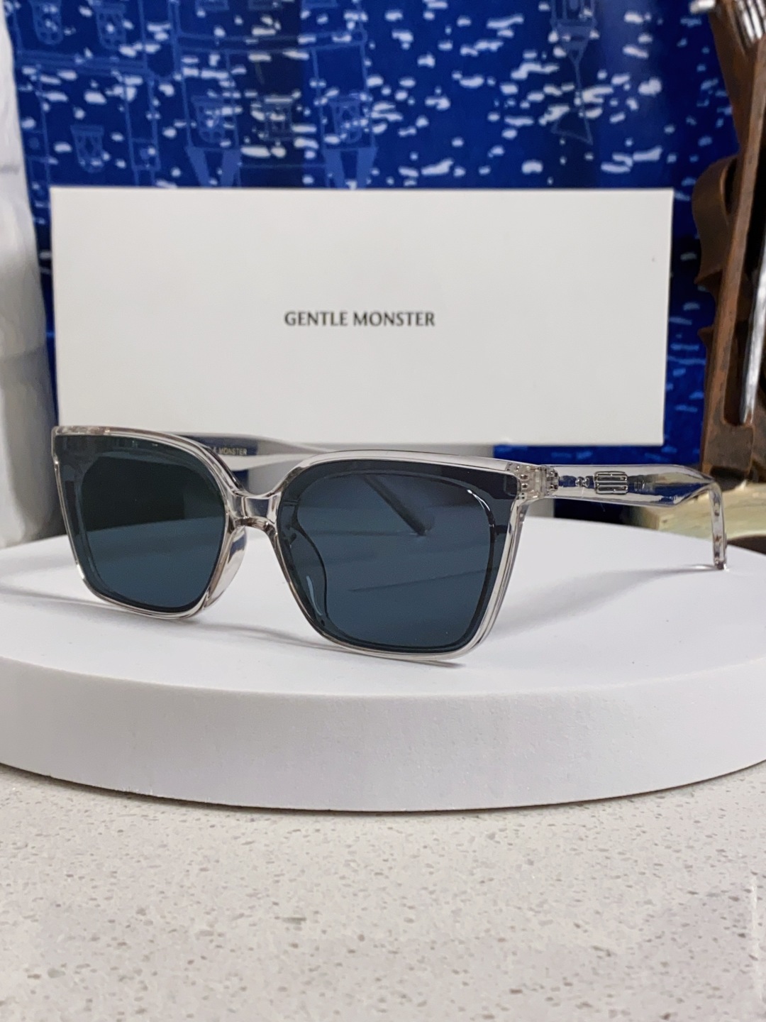 Gentle Moster(GM) 2025新款高级感凹造型方形大框太阳镜男时尚大脸防紫外线 型号：MO