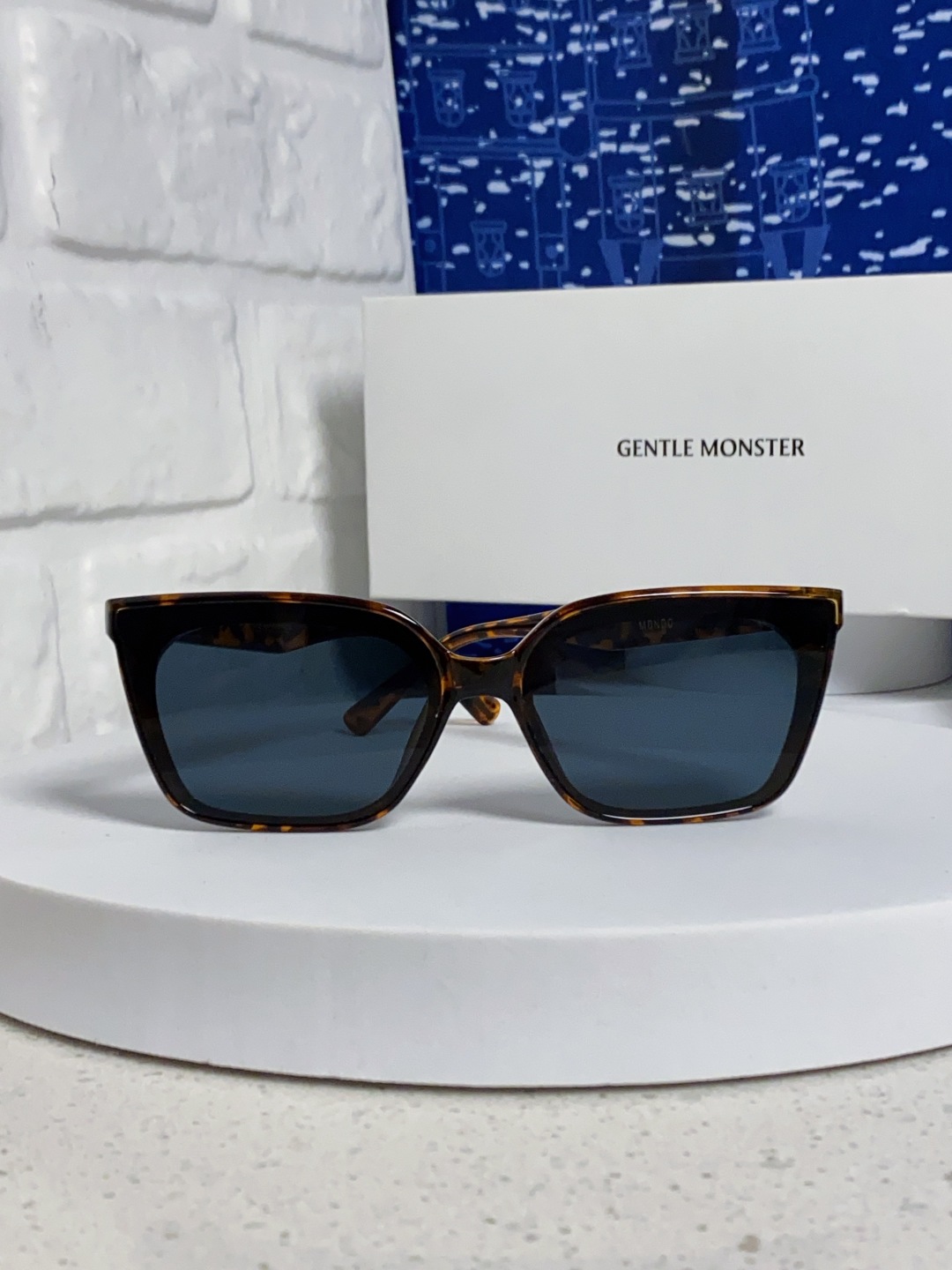 Gentle Moster(GM) 2025新款高级感凹造型方形大框太阳镜男时尚大脸防紫外线 型号：MO