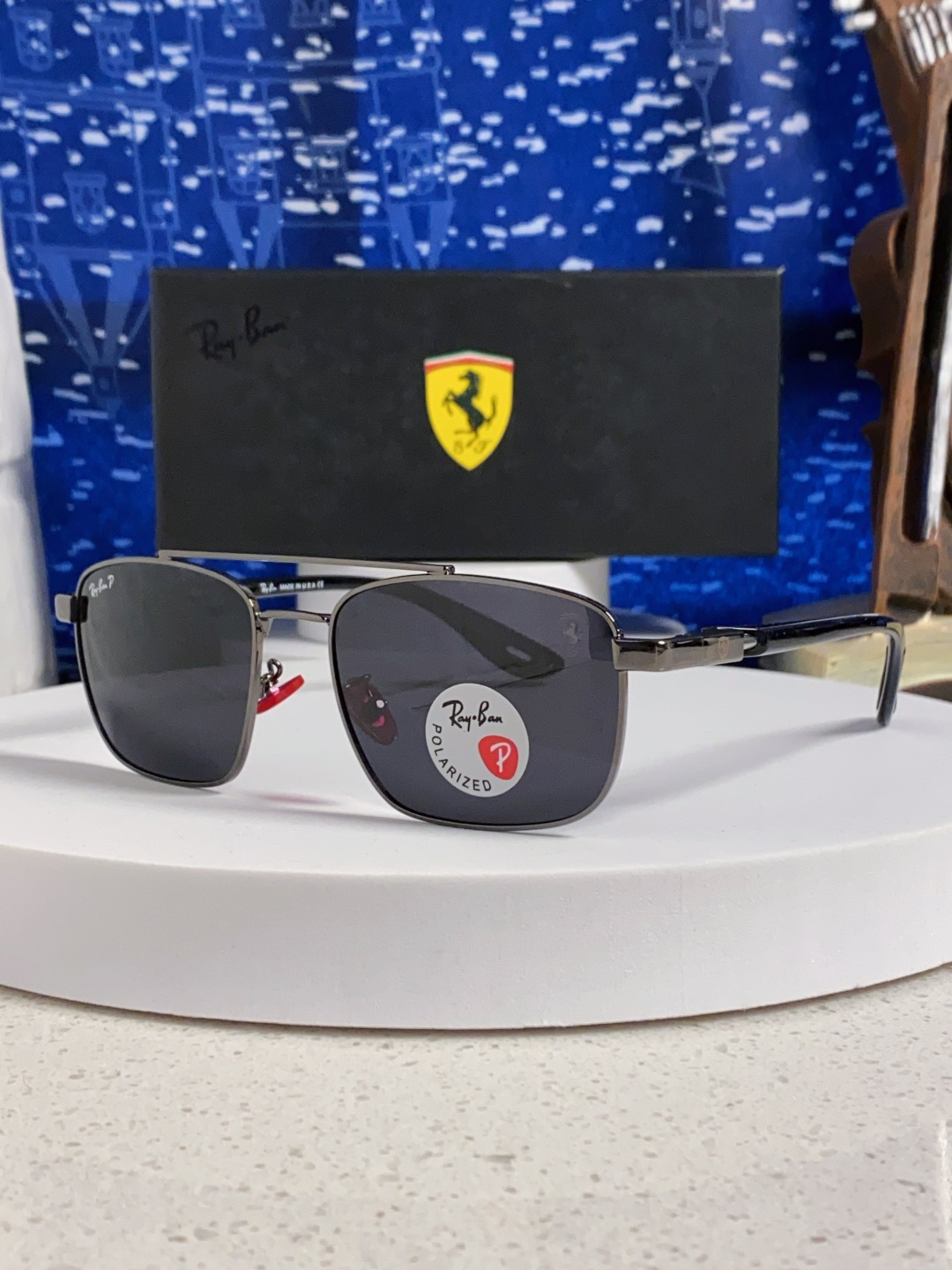 RayBa雷朋法拉利联名款 经典方形男士开车偏光太阳镜 RB3715M