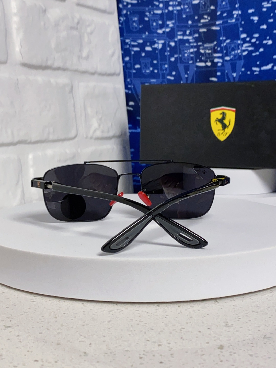 RayBa雷朋法拉利联名款 经典方形男士开车偏光太阳镜 RB3715M