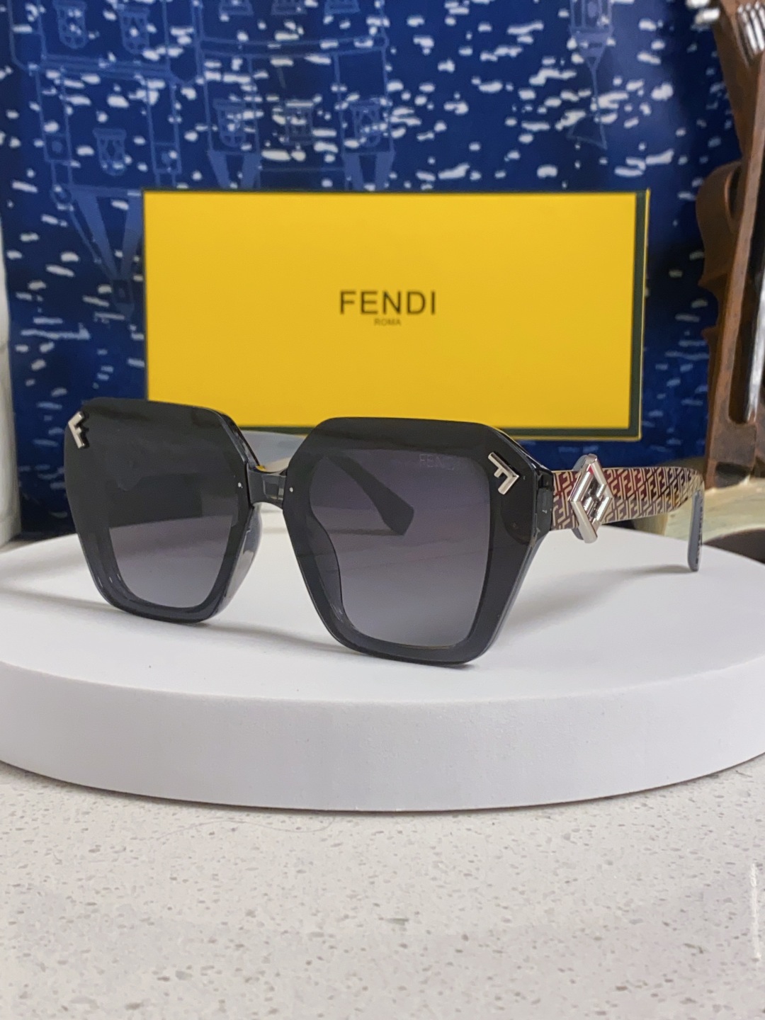 Fendi芬迪 2025新款F家欧美风猫眼太阳镜时尚大框网红同款墨镜遮阳大脸显瘦潮流男女通用