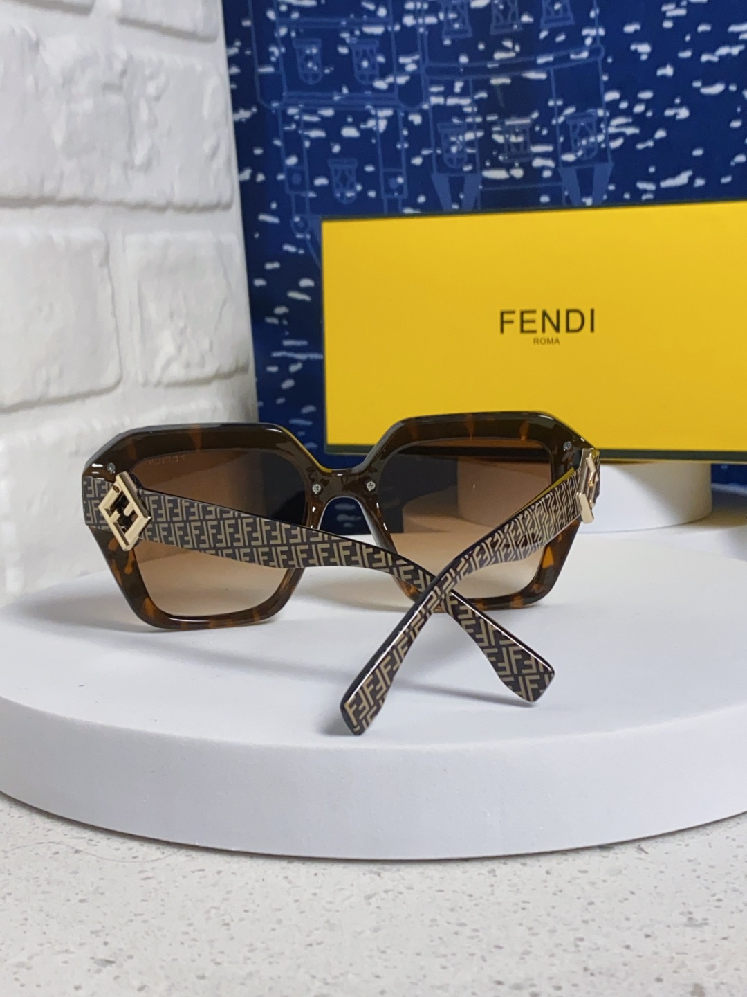 Fendi芬迪 2025新款F家欧美风猫眼太阳镜时尚大框网红同款墨镜遮阳大脸显瘦潮流男女通用