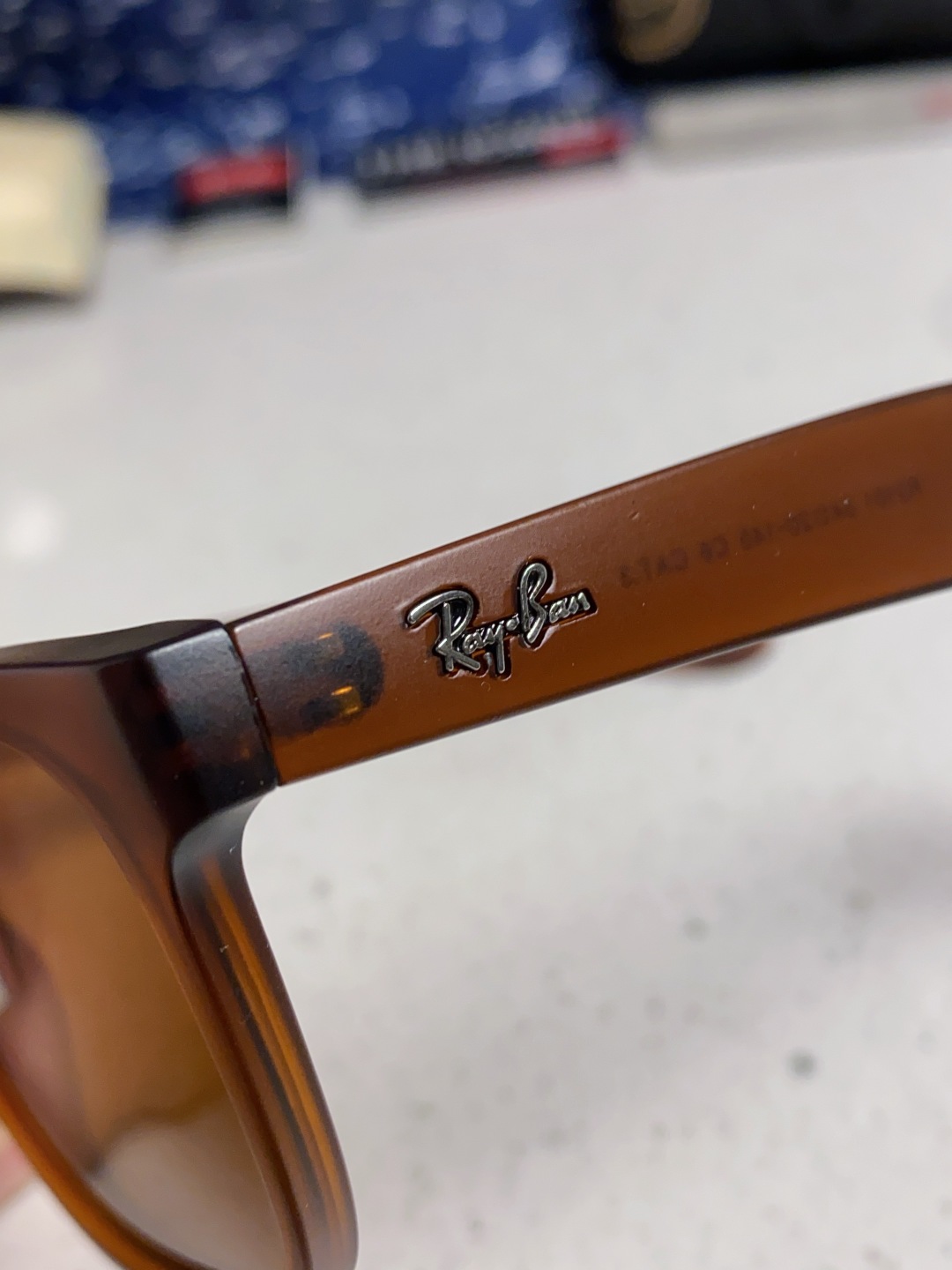RayBan雷朋 2025时尚简约百搭太阳镜男女潮酷遮阳墨镜 RB2101