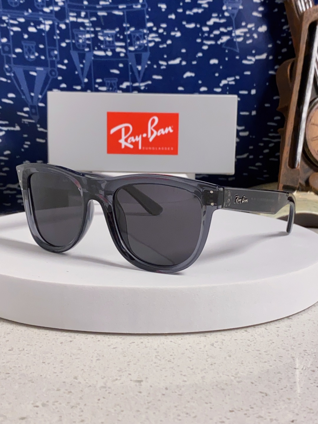 RayBan雷朋 2025新款 成毅同款REVERSE反转系列太阳镜复古方框男女情侣款简约黑框墨镜 RB