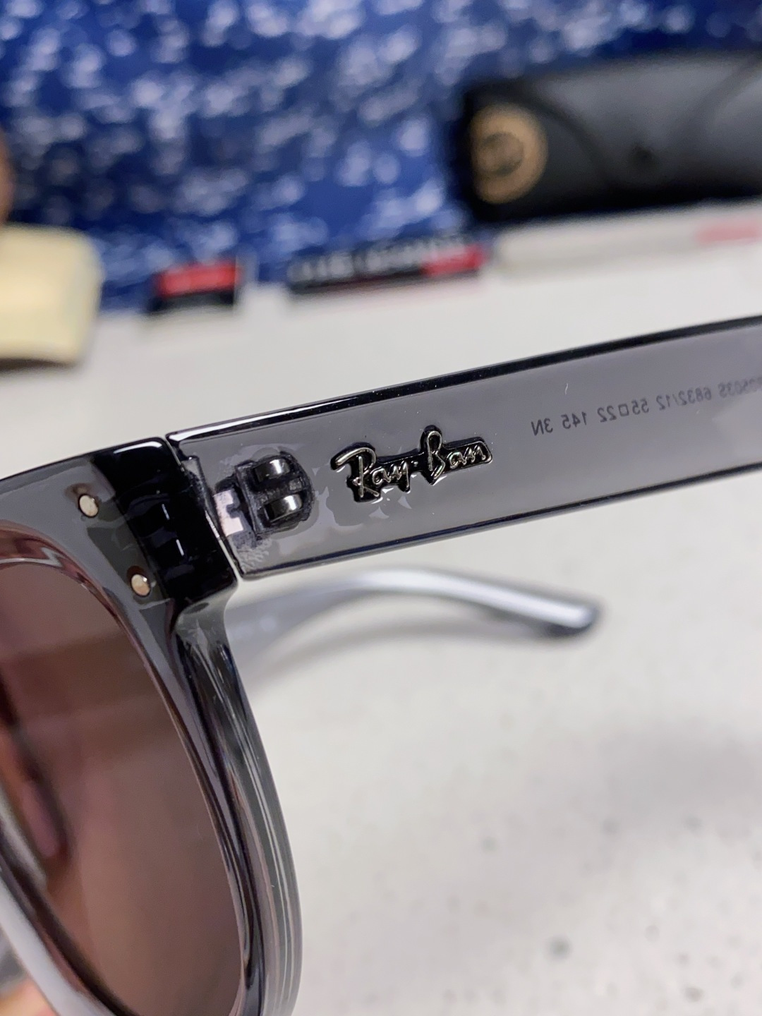 RayBan雷朋 2025新款 成毅同款REVERSE反转系列太阳镜复古方框男女情侣款简约黑框墨镜 RB