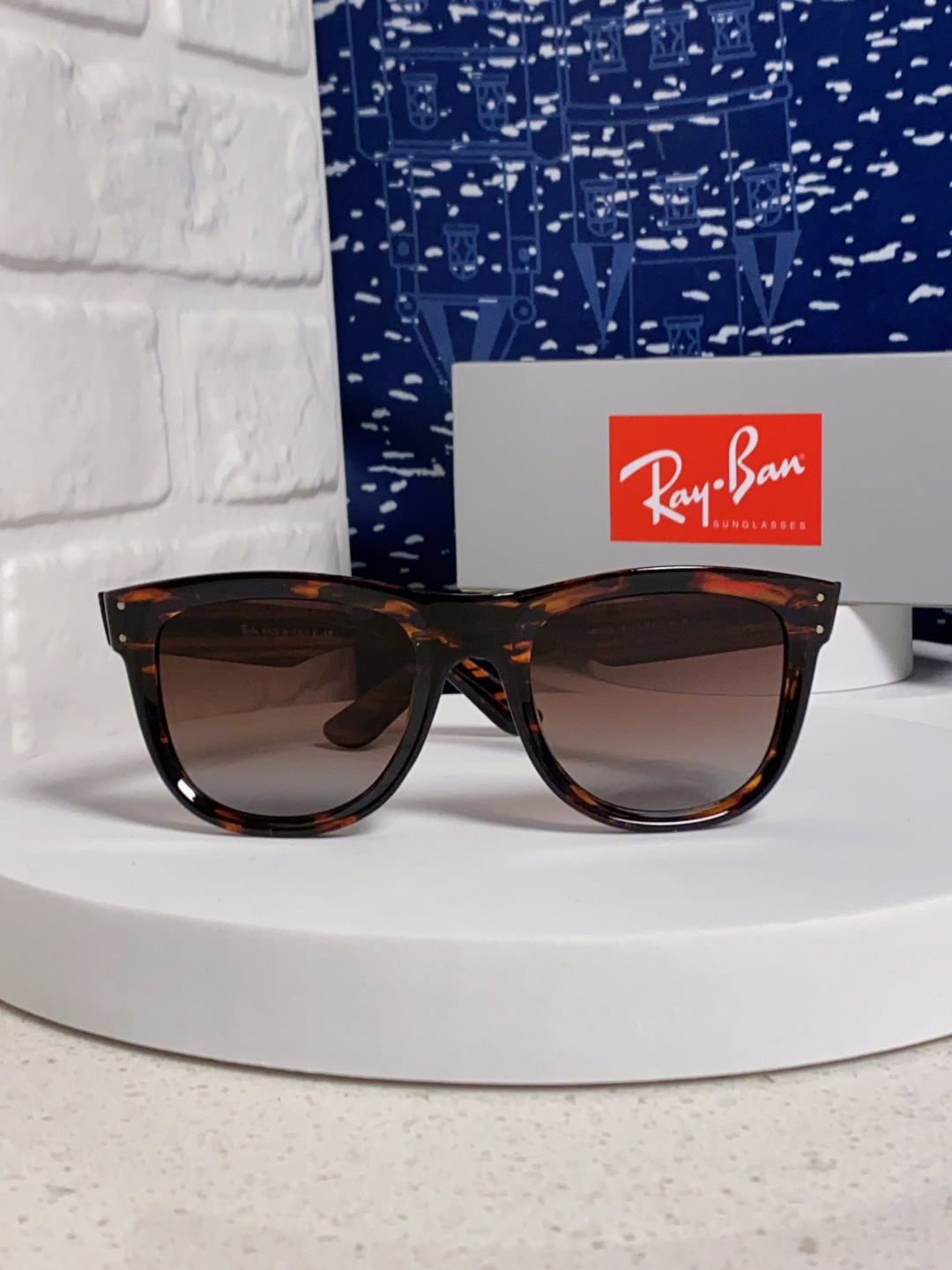RayBan雷朋 2025新款 成毅同款REVERSE反转系列太阳镜复古方框男女情侣款简约黑框墨镜 RB