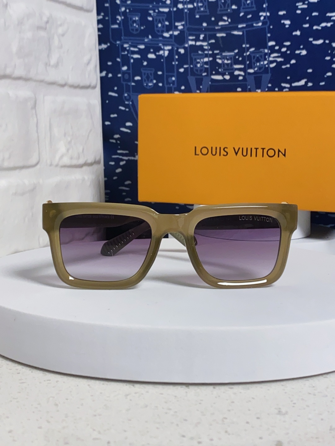 LouisVuitton路易威登 2025新款花朵金属配件方形眼镜个性太阳眼镜 欧美时尚太阳镜韩版潮流墨