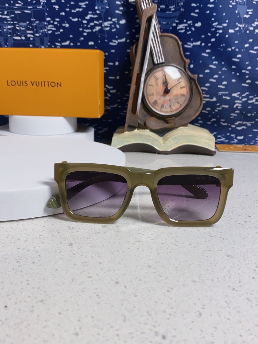 LouisVuitton路易威登 2025新款花朵金属配件方形眼镜个性太阳眼镜 欧美时尚太阳镜韩版潮流墨