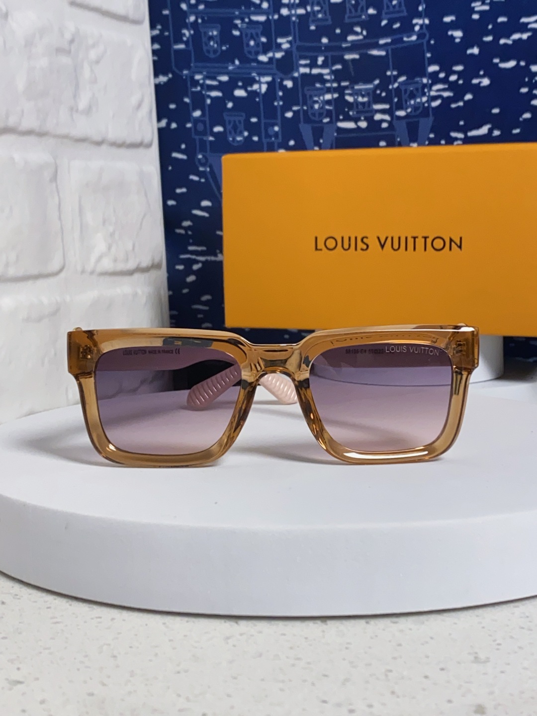 LouisVuitton路易威登 2025新款花朵金属配件方形眼镜个性太阳眼镜 欧美时尚太阳镜韩版潮流墨