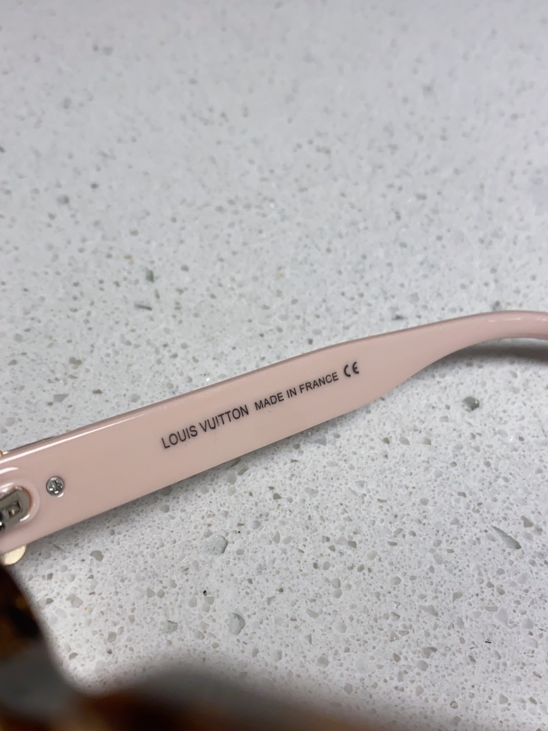LouisVuitton路易威登 2025新款花朵金属配件方形眼镜个性太阳眼镜 欧美时尚太阳镜韩版潮流墨