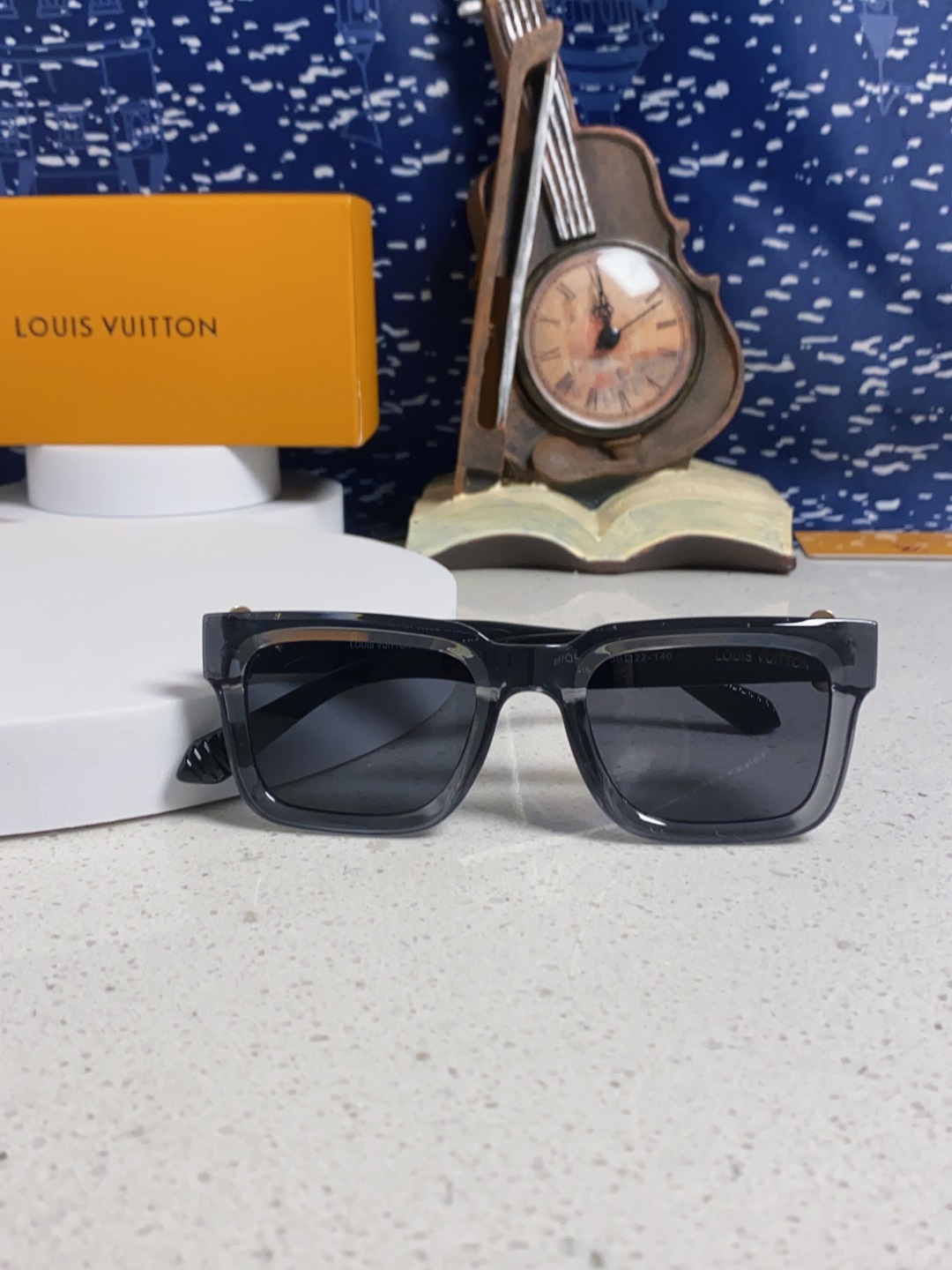 LouisVuitton路易威登 2025新款花朵金属配件方形眼镜个性太阳眼镜 欧美时尚太阳镜韩版潮流墨