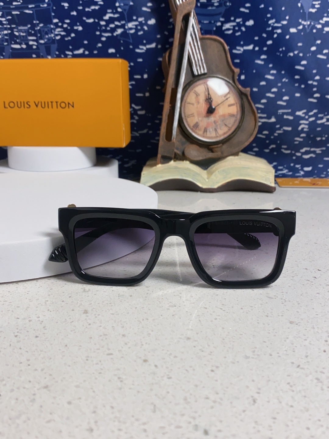 LouisVuitton路易威登 2025新款花朵金属配件方形眼镜个性太阳眼镜 欧美时尚太阳镜韩版潮流墨