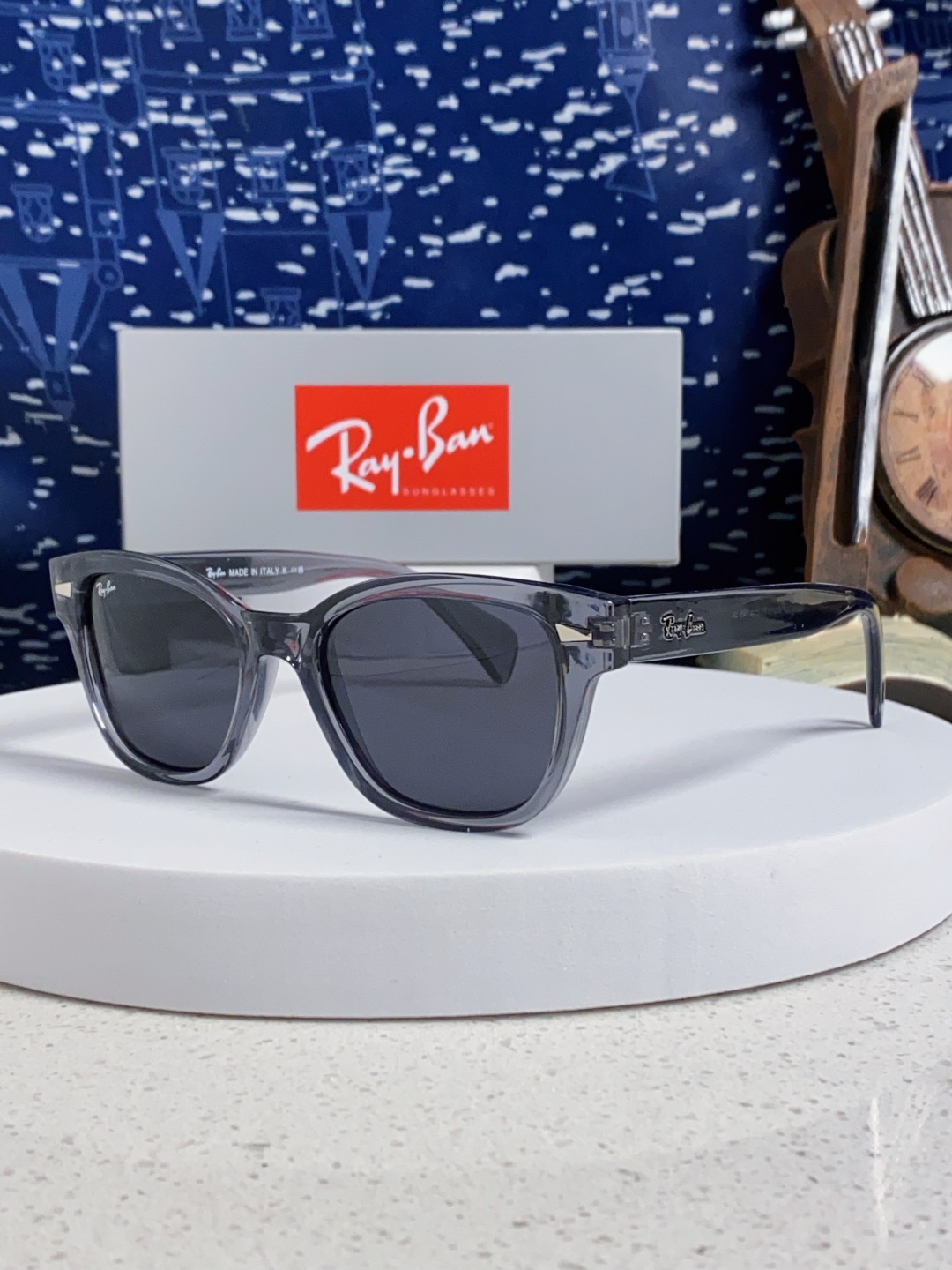 RayBan雷朋 2025新款经典方形中性太阳镜 RB0880