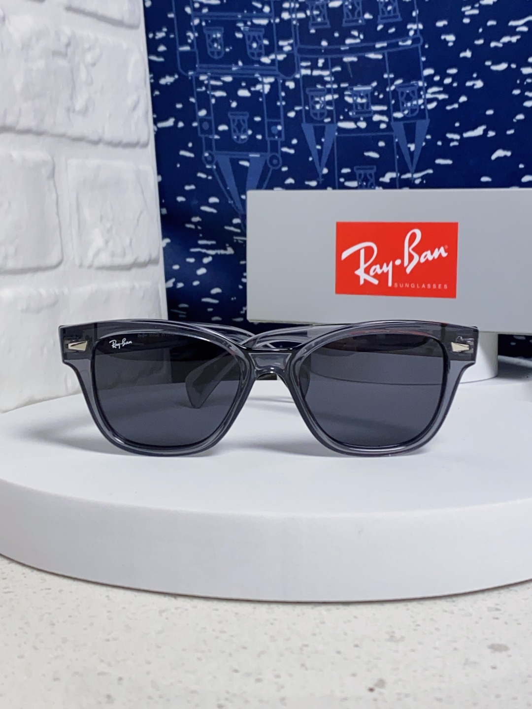 RayBan雷朋 2025新款经典方形中性太阳镜 RB0880